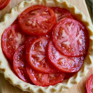 Delicious Southern Tomato Pie with fresh tomatoes and herbs